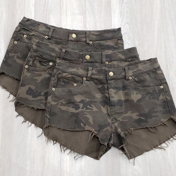 Olivaceous camo cutoff shorts - Picture 4 of 6
